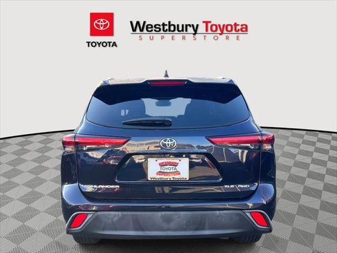 Certified 2023 Toyota Highlander XLE image 7