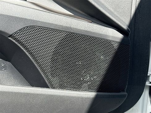 Used 2022 Toyota Camry XLE image 19