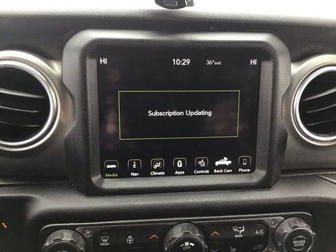 Used 2020 Jeep Gladiator Overland image 24