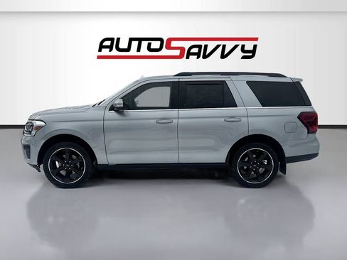 Used 2024 Ford Expedition Limited image 4