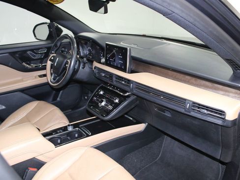 Used 2020 Lincoln Corsair Reserve image 30