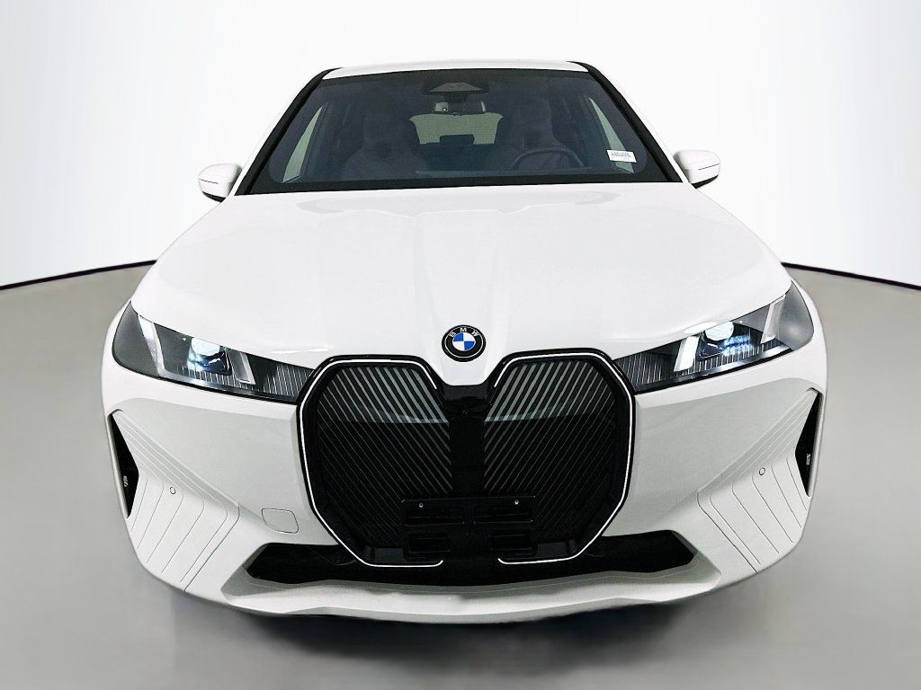 Used 2026 BMW iX xDrive45 w/ Premium Package AWD/4WD image 2