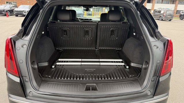 Certified 2024 Cadillac XT5 Luxury w/ LPO, Floor Liner Package AWD/4WD image 56