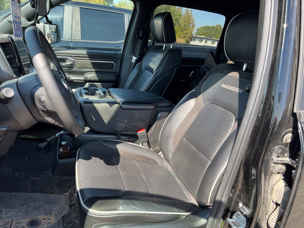 Used 2025 RAM 1500 Laramie AWD/4WD image 4