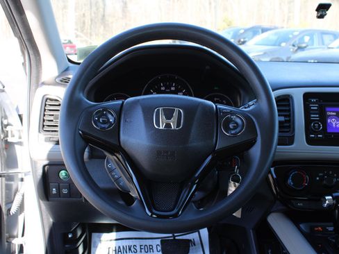 Used 2017 Honda HR-V LX image 10