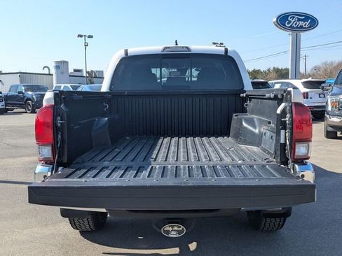 Used 2019 Toyota Tacoma SR5 image 21