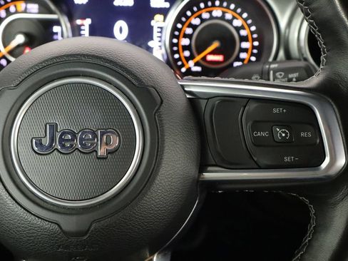 Used 2021 Jeep Gladiator Overland w/ LED Lighting Group AWD/4WD image 10