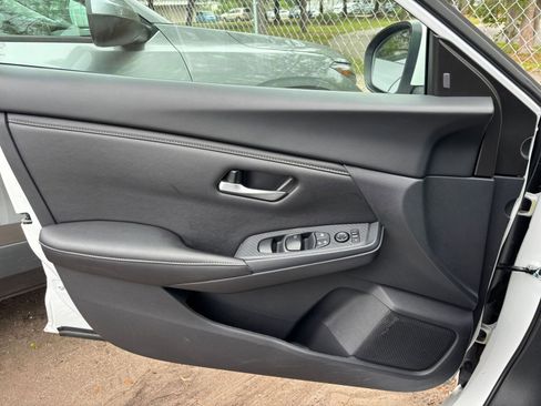 Used 2025 Nissan Sentra SV FWD image 18