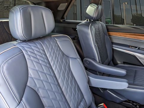 New 2026 Cadillac Vistiq Premium Luxury image 23