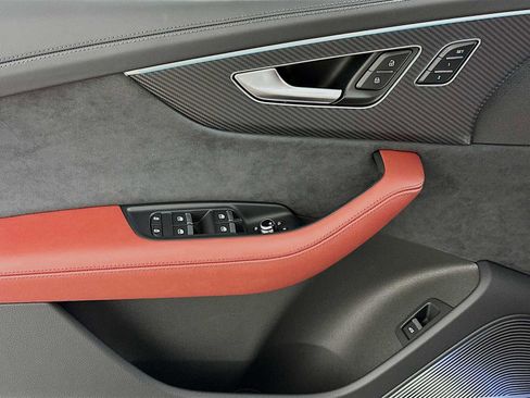 New 2026 Audi SQ7 Prestige image 17