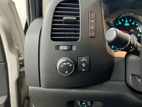 Used 2009 GMC Sierra 1500 SLE w/ Power Pack Plus AWD/4WD image 17