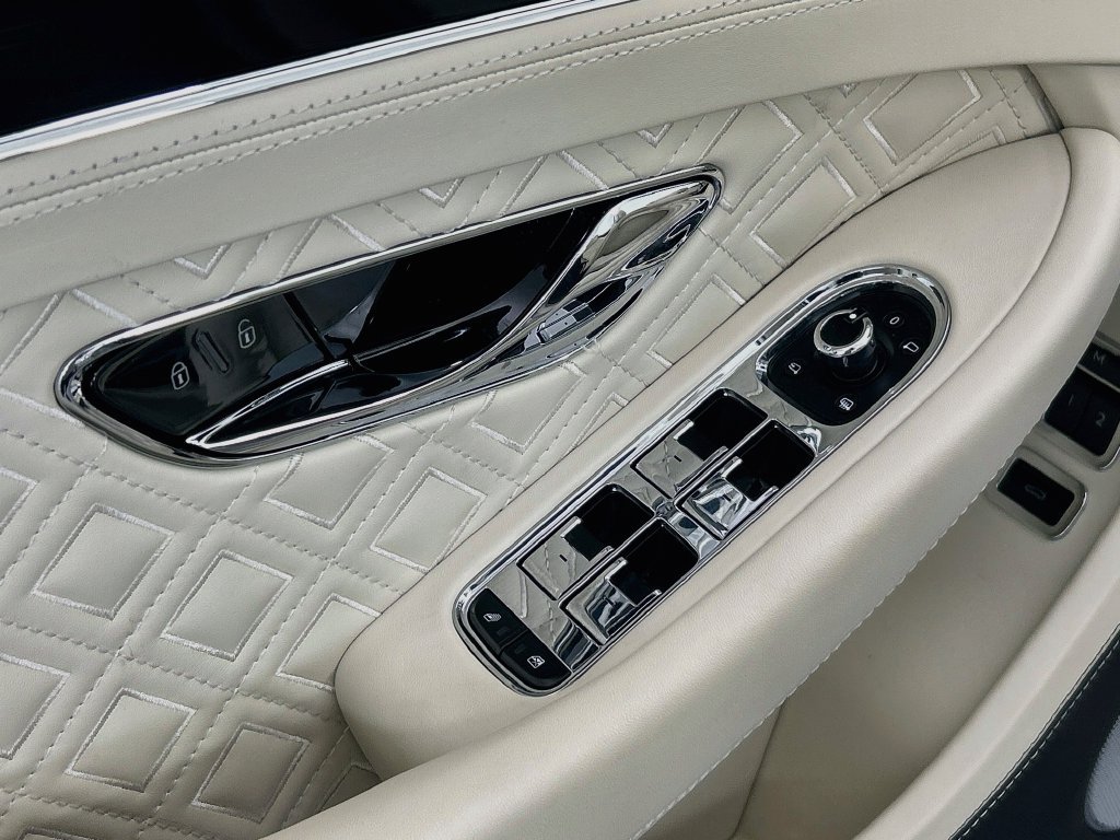 Used 2022 Bentley Continental GT AWD/4WD image 28