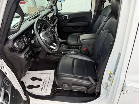 Used 2021 Jeep Wrangler Unlimited Sahara AWD/4WD image 18