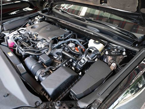 Used 2026 Toyota Camry LE FWD image 32
