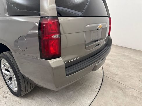 Used 2019 Chevrolet Tahoe LT w/ Luxury Package RWD image 18