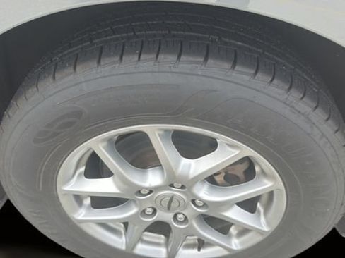 Certified 2021 Chrysler Pacifica Touring w/ Cold Weather Group FWD image 12