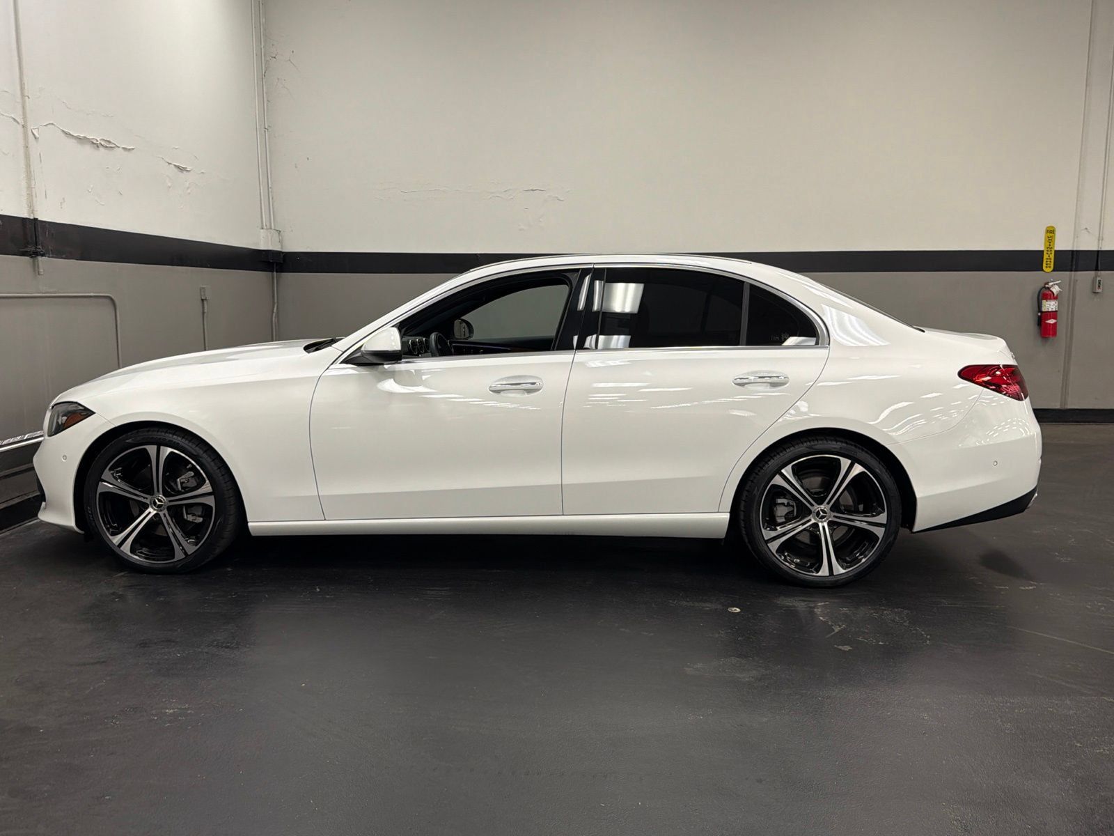 Used 2024 Mercedes-Benz C 300 Sedan image 10