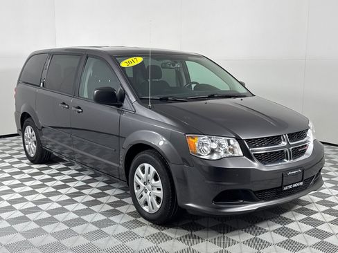 Used 2017 Dodge Grand Caravan SE w/ Power Window Group image 3