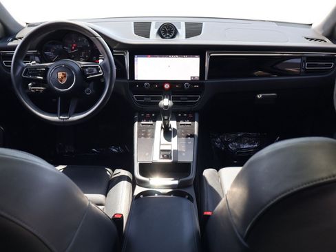 Certified 2026 Porsche Macan AWD/4WD image 21