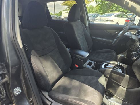 Used 2015 Nissan Rogue SV w/ SV Moonroof Package FWD image 23