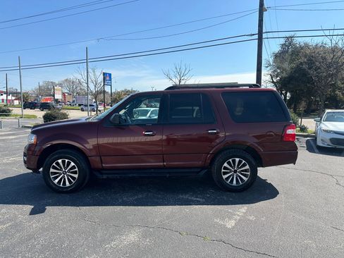Used 2017 Ford Expedition XLT image 8