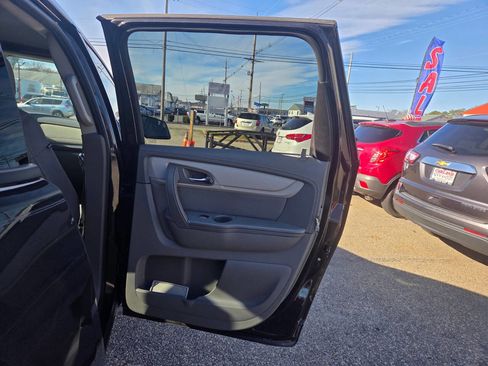 Used 2015 Chevrolet Traverse LS image 12