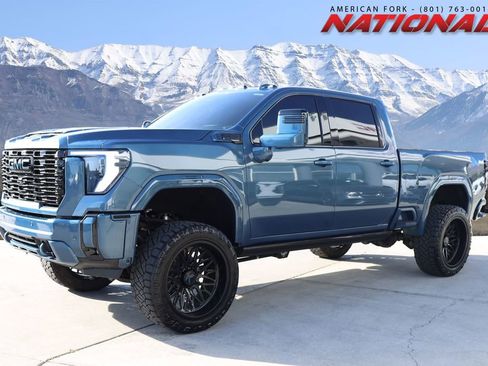 Used 2024 GMC Sierra 2500 Denali w/ Denali Reserve Package AWD/4WD image 1