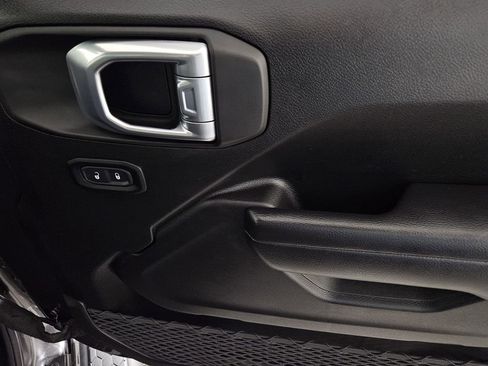 Used 2021 Jeep Wrangler Unlimited Sport image 33