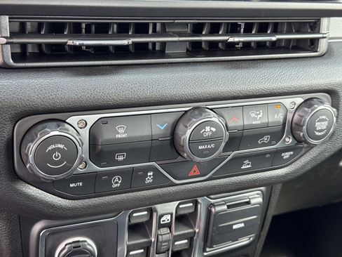 New 2026 Jeep Gladiator Sport image 16