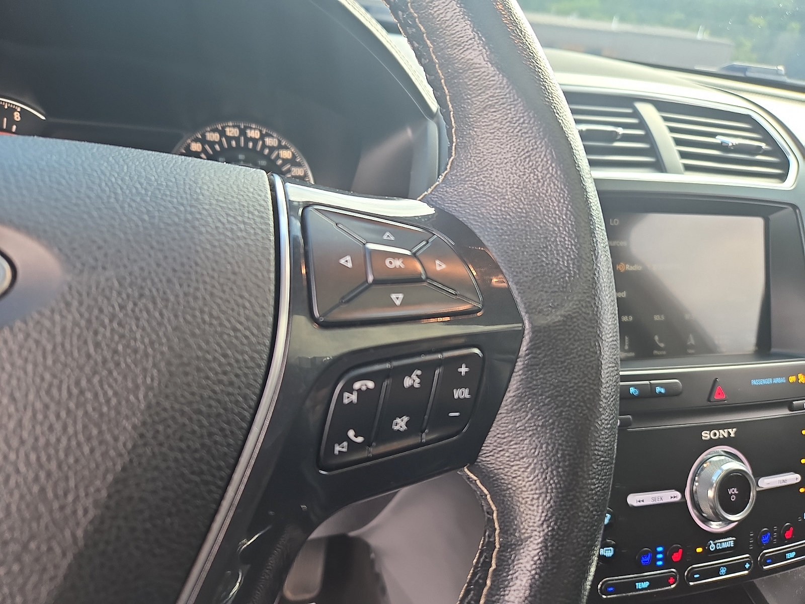 Used 2019 Ford Explorer Platinum AWD/4WD image 24