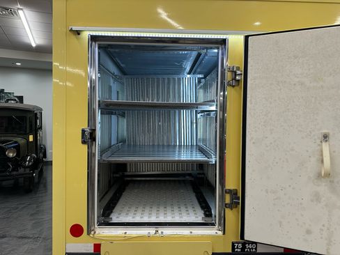 Used 2022 Ford E-450 and Econoline 450 Super Duty image 10