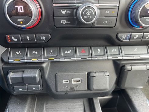 Used 2021 Chevrolet Silverado 1500 High Country image 25