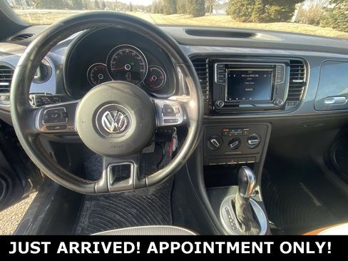 Used 2017 Volkswagen Beetle 1.8T Classic image 11