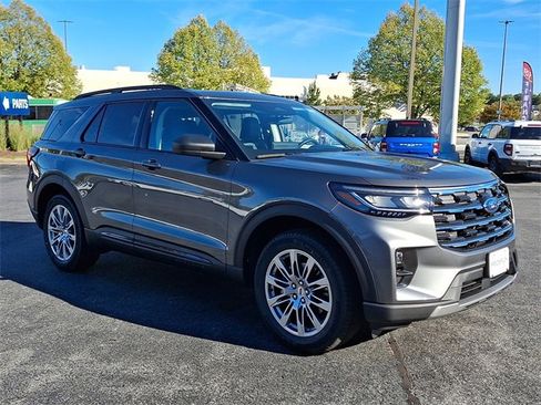New 2026 Ford Explorer Active w/ Active Comfort Package image 2