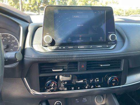 Used 2023 Nissan Rogue SV image 21