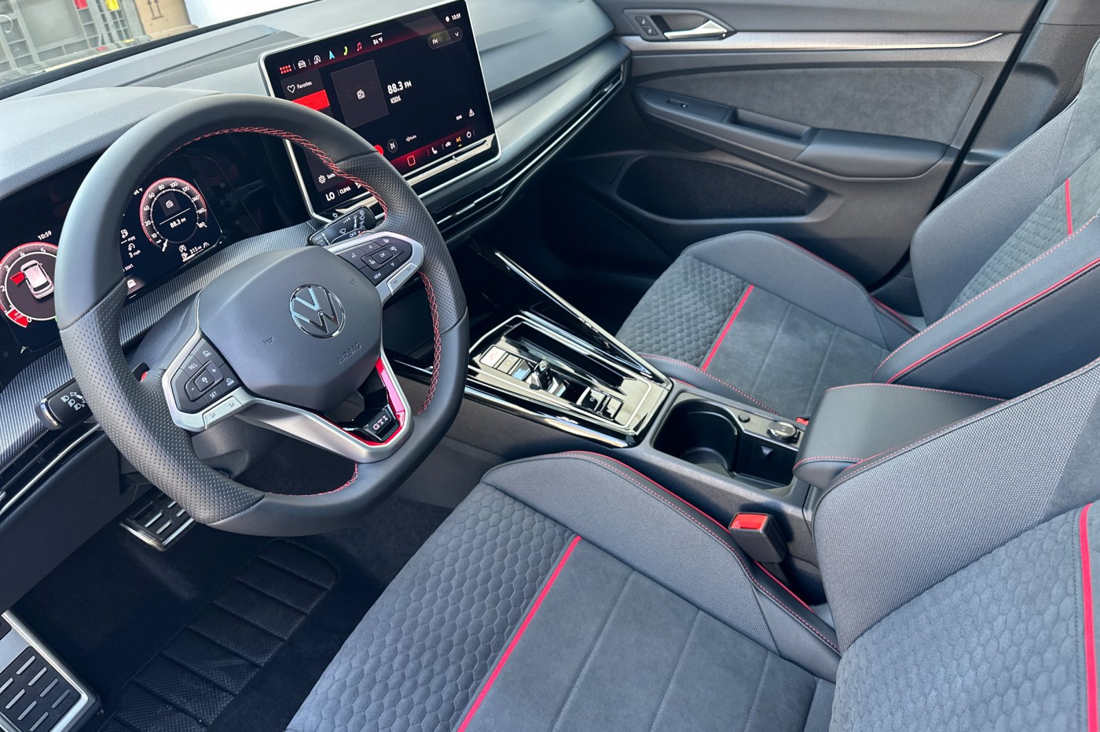 New 2026 Volkswagen GTI SE FWD image 8
