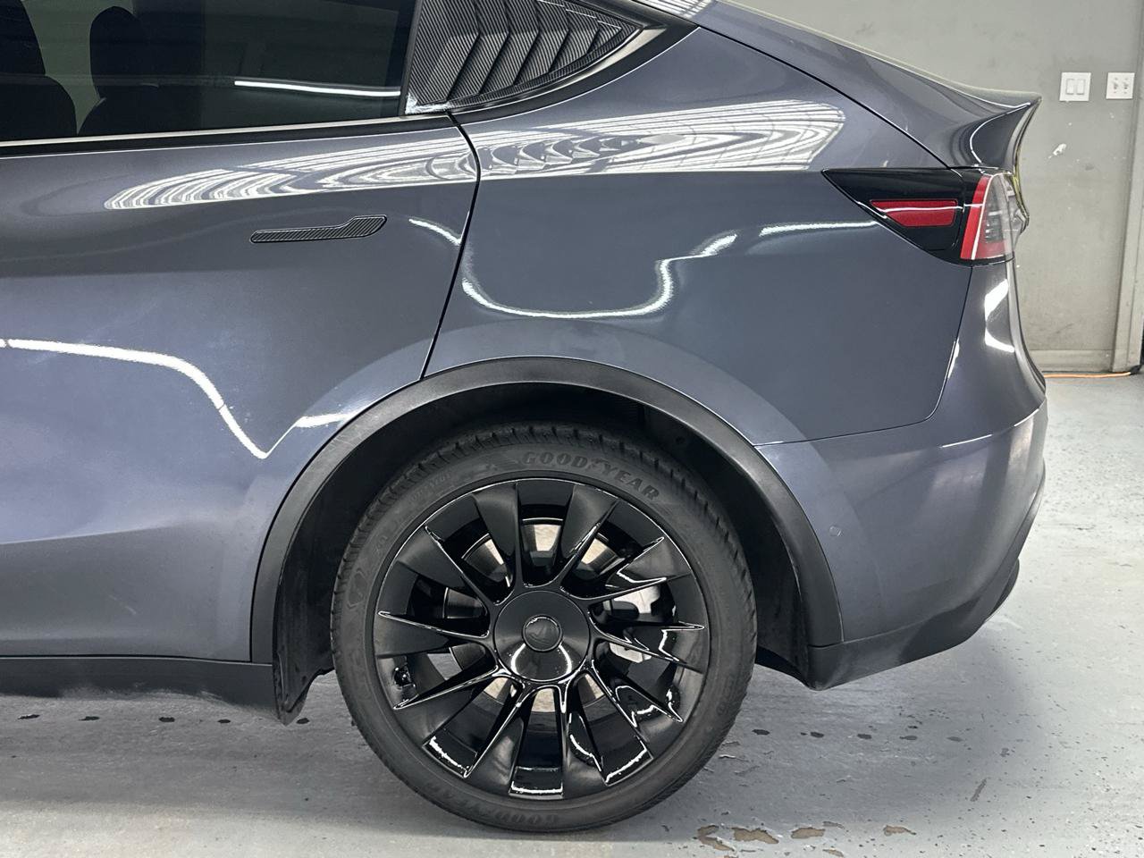 Used 2021 Tesla Model Y Long Range AWD/4WD image 6