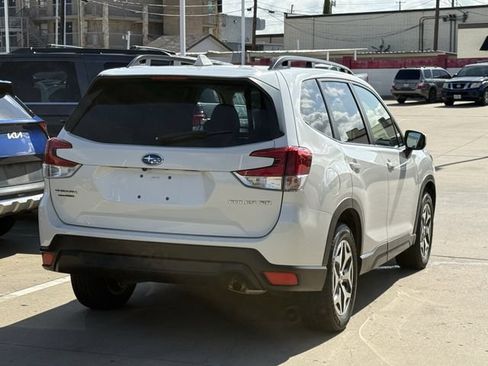 Used 2023 Subaru Forester Premium AWD/4WD image 4