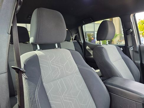 Used 2021 Toyota Tacoma TRD Sport w/ Technology Package image 17