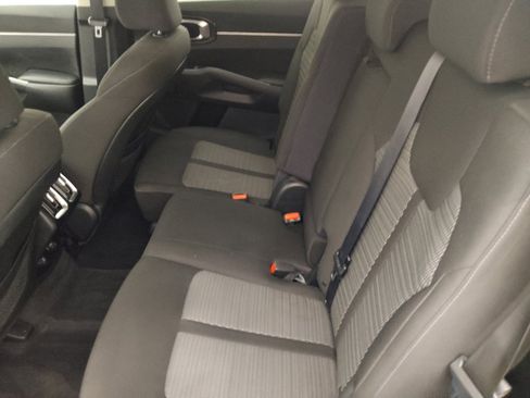 Used 2021 Kia Sorento LX image 18