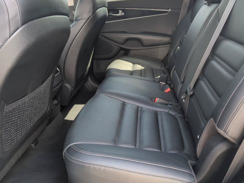 Used 2018 Kia Sorento EX FWD image 26