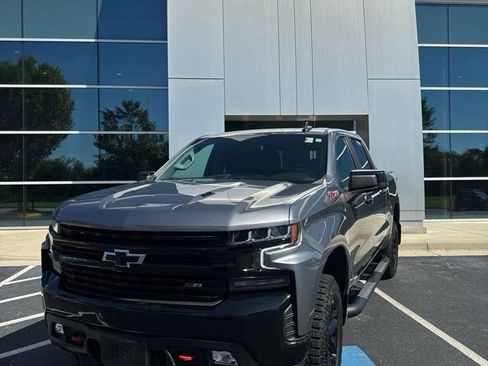Used 2021 Chevrolet Silverado 1500 LT Trail Boss w/ Convenience Package II AWD/4WD image 2