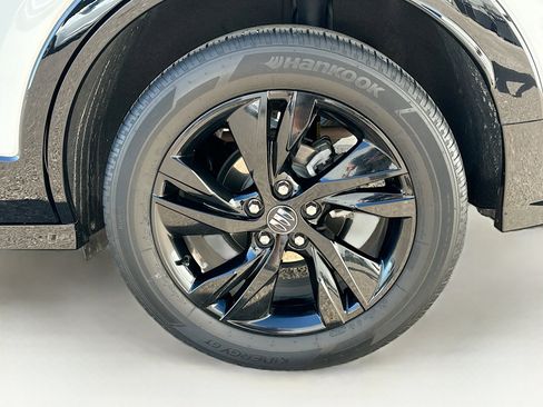 Used 2024 Buick Encore GX Sport Touring image 11