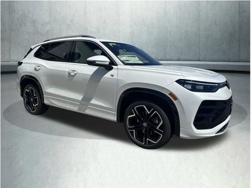 New 2026 Volkswagen Tiguan SEL R-Line AWD/4WD image 7