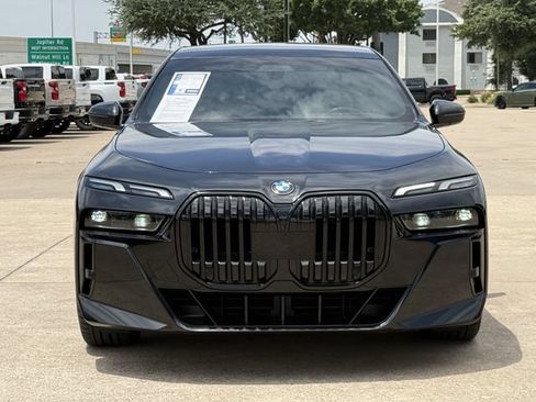 Used 2023 BMW 760i xDrive AWD/4WD image 9