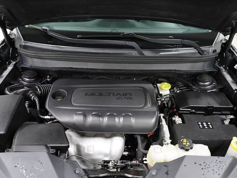 Used 2019 Jeep Cherokee Limited w/ Technology Group FWD image 26