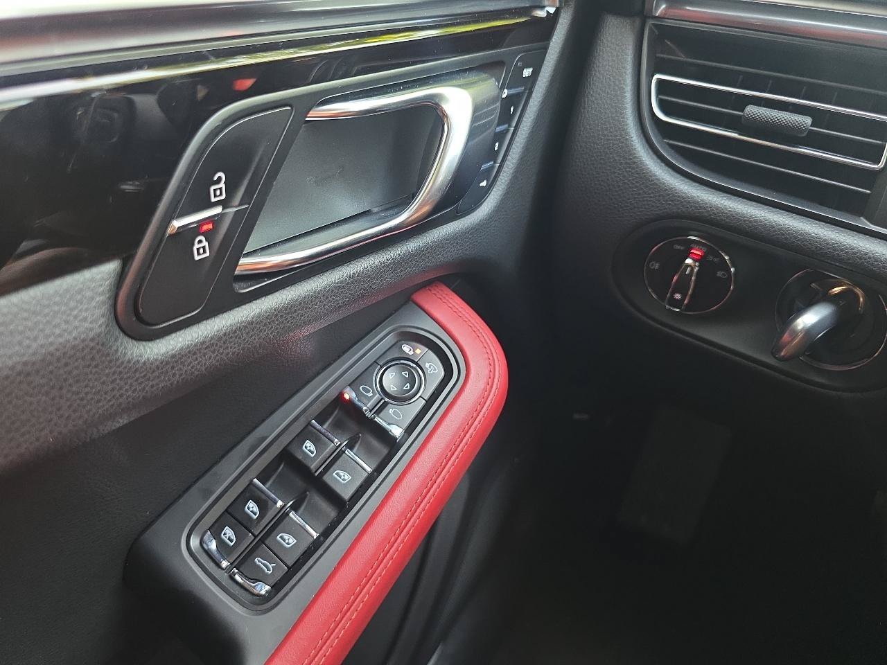 Used 2019 Porsche Macan S w/ Premium Package Plus AWD/4WD image 30