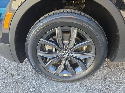 Used 2024 Volkswagen Tiguan SE FWD image 6