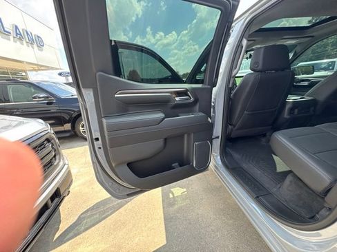 Used 2024 Chevrolet Silverado 1500 LT Trail Boss w/ Convenience Package II AWD/4WD image 51