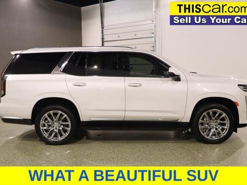 Used 2021 Cadillac Escalade Premium Luxury w/ LPO, Illumination Package RWD image 11
